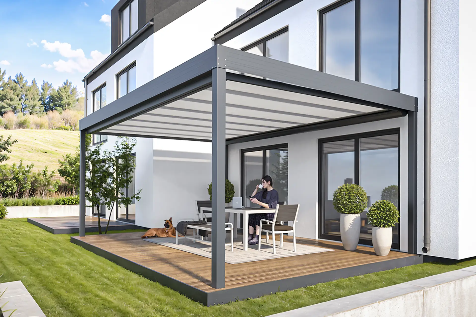 Unterdachmarkise zur Terrassenüberdachung, manuell oder elektrisch steuerbar